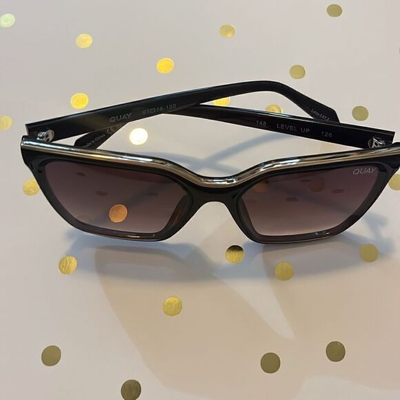 QUAY Australia level Up Shield Sunglasses NWT - Picture 5 of 9